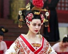 武则天为什么没为自己建造一个更豪华的陵寝，而是选择与李治合葬呢？