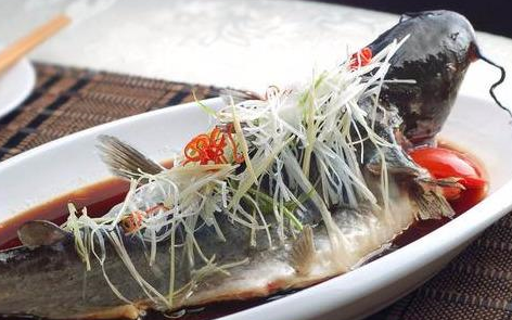 皇帝赐给公主蒸鱼吃，公主为何自尽而死？