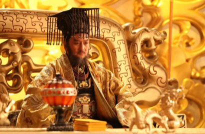 隋文帝杨坚上台后，为何要灭了宇文家族呢？