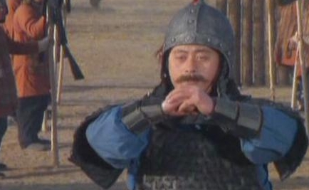 潘凤既然号称无双上将，为什么这么快就被华雄斩杀？