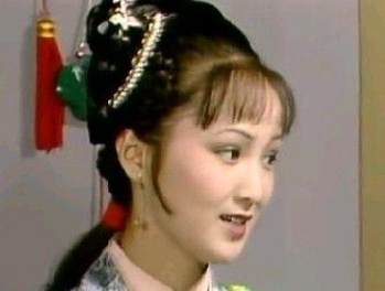 身为通房丫鬟的平儿是如何对待贾琏这个主子的？