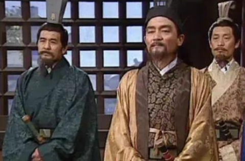 诸葛恪是如何除掉孙弘的？他都有那些政绩呢？