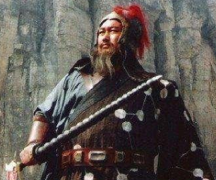水浒传中呼延灼的武力如何/?他大战秦明的结果如何？