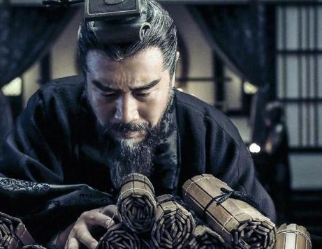 曹操为什么终生都没有称帝 曹操为什么把机会留给曹丕