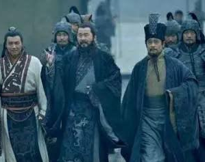 荀彧最后会受到曹操的猜忌的原因是什么？与什么有关