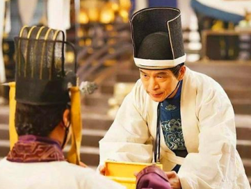 唐朝时期，宦官专权的情况为什么会那么严重？