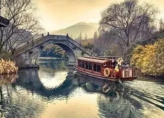 李益所作的《上洛桥》，抒发好景不长、繁华消歇的历史盛衰的感慨