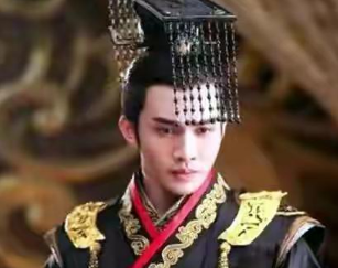 探索秦始皇的功与过，他在位期间辉煌与暴政并存