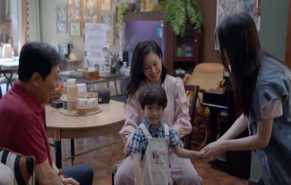 《小敏家》陈卓一家为什么帮洪卫养孩子呢?