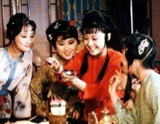 红楼梦中宝玉的生日晚宴上为何没有王熙凤？原因是什么