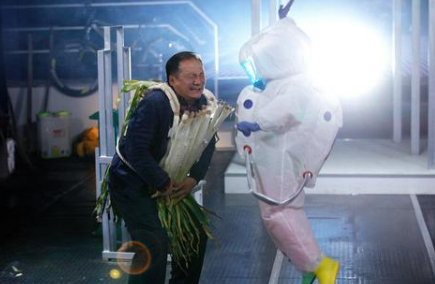 《乡村爱情》堪称神奇的万能剧，衍生电影《你瞅啥?外星人》