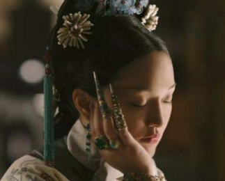 古代妃嫔戴的&ldquo;指甲套&rdquo;是什么模样?为何会又长又尖？