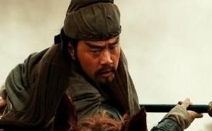 关羽非常勇武，为何会被小将纪灵击败呢？