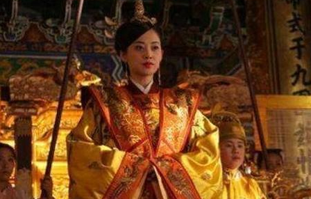 泥瓦匠将女儿送进明王府，家族从此享尽荣华富贵