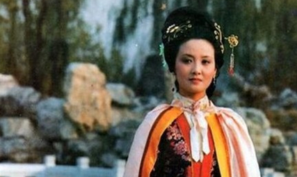 王熙凤好歹也是出身大家，认识的字为何却少之又少？