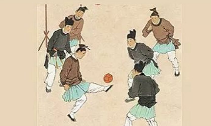 自两汉三国时期以后，古人就将蹴鞠发展成了什么样？