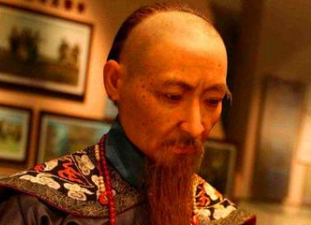 左宗棠第一次向朝廷上奏折时，写的内容是什么？