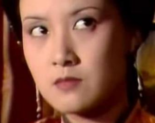 邢夫人在贾府是什么地位？王熙凤不敢违逆她的原因是什么