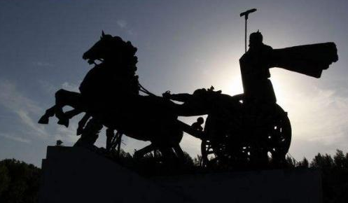 燕国名将秦开与燕昭王之间的关系如何？