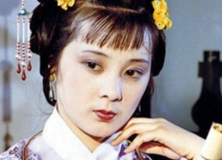 薛宝钗不喜欢贾迎春的原因是什么？不是不喜欢是看不起