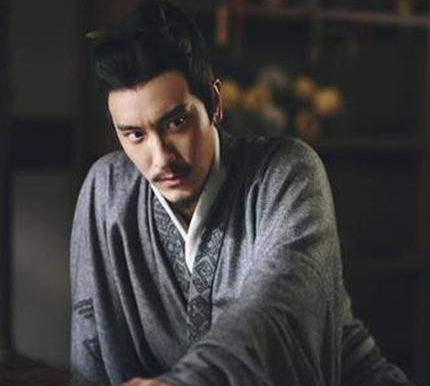 曹操处死吕布时郭嘉就在身边 曹操为什么要去问刘备