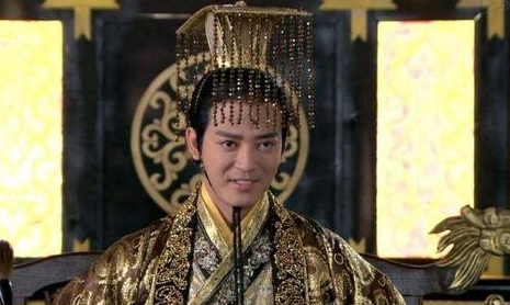 辱骂叔叔气倒母亲，这个荒唐皇帝是谁？