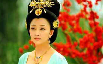 李白很有才华却不受待见，是因为杨玉环吗？