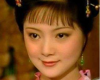 红楼梦中王熙凤为何不喜欢薛宝钗？她们有何不一样？