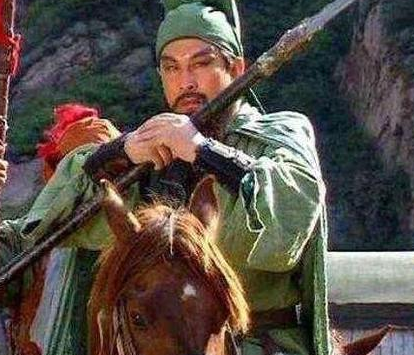 关羽在自报家门的时候 关羽为什么只用两个字