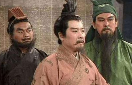 公孙瓒是一股很强的势力，为什么最终却兵败身死呢？