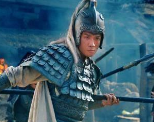 一开始投奔的是公孙瓒，赵云为何又要投奔刘备？