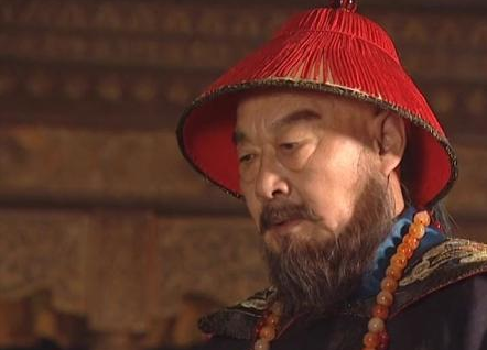 多尔衮敢杀豪格这个政敌 多尔衮为何没有杀鳌拜和索尼