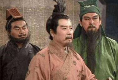 刘备如此稳重的人，为何会犯下700里连营这种错误呢？