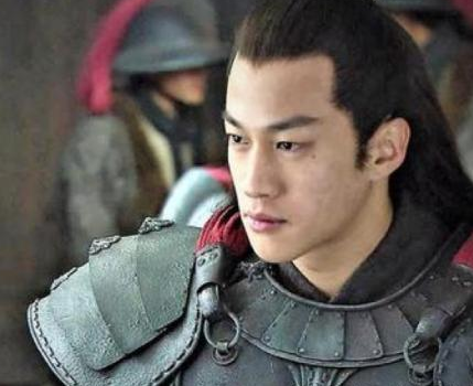 陈宫作为一个明智的谋士 陈宫为什么选择吕布而不是刘备