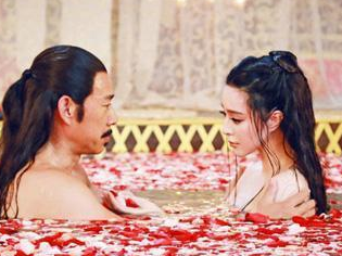 在古代皇帝沐浴时是哪些人伺候的？宫女还是太监？