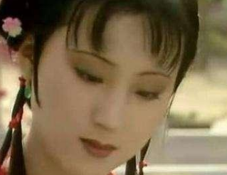 红楼梦中元春封妃回到贾府后对黛玉是什么态度？