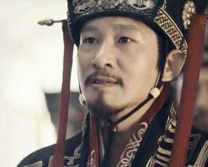 曹操送给荀彧一个空盒 荀彧看到为什么会服毒自杀