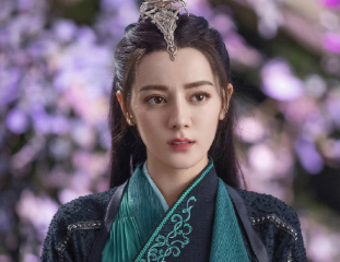 《与君初相识》迪丽热巴再次扮演九尾狐，任嘉伦饰演一名鲛人