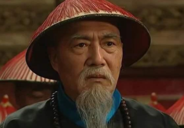 张廷玉为什么能成为三朝重臣？晚年为何受到打压？