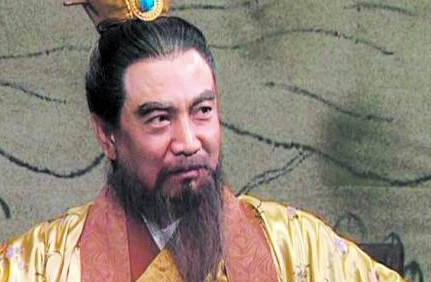 十八路诸侯为何连个华雄都很难对付呢？