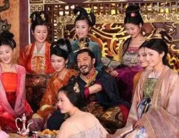隋唐演义第28回：众娇娃剪彩为花，侯妃子题诗自缢