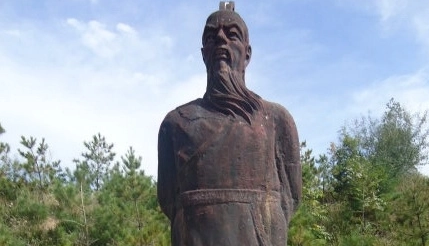 李梦阳《船板床》：这首诗写得联想丰富，发人警醒