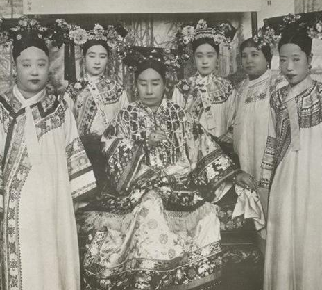 妃子被打落冷宫后很难重见天日 太监们为何要抢着去伺候妃子