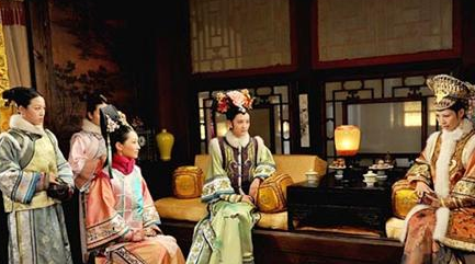 既然“花盆底”鞋极其不方便，为何清朝的妃嫔还会如此推崇？