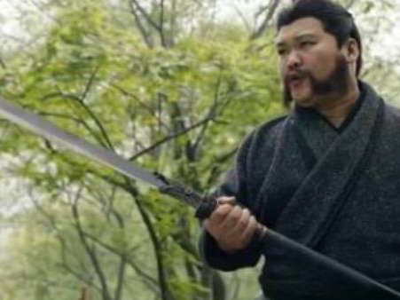 古人打仗拿得起高重量的武器 现代人为何拿不起来