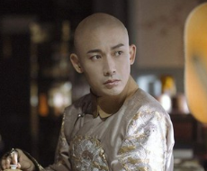 历史上的乾隆皇帝真的那么多情吗？他为什么有那么多绯闻？