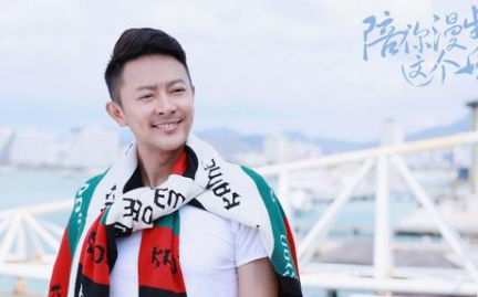 《陪你漫步这个世界》印小天与李成儒同台飙戏，上演了一场翁婿大战