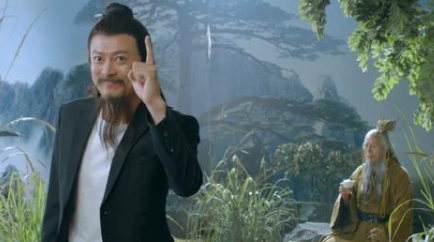 《陪你漫步这个世界》编剧给李诚儒的角色，显得十分闹剧化