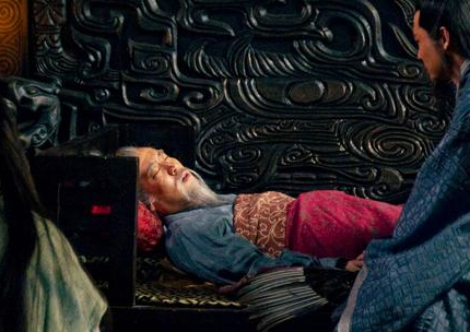 刘备托孤的时候 刘备为什么把兵权交给李严