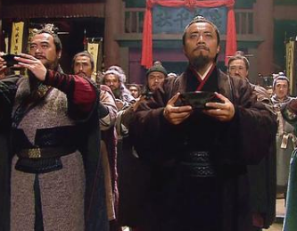 宋江接管梁山是从什么时候开始的？在晁盖死后吗